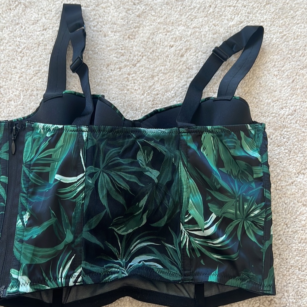 Victoria’s Secret Very Sexy 32DD longline bra/top - Picture 3 of 5